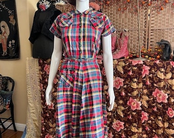 1950s Autumn colored plaid day dress