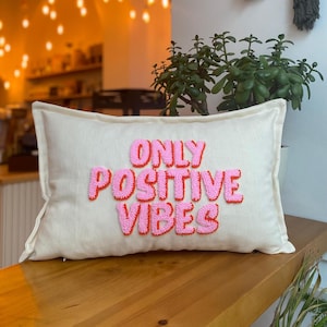 Only Positive Vibes Punch Needle Embroidery Fronha de Almofada, Fronha Colorida, Decoração para Casa, Decoração Colorida para Casa, Almofada de Almofada Punch Needle