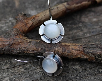 Moonstone earrings / sterling silver earrings / moonstone dangle earrings / gift for her / silver dangle earrings / flower earrings / sale