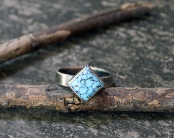 Blue spiderweb Kingman turquoise sterling silver ring / American turquoise ring / rustic turquoise ring / gift for her / stacking ring