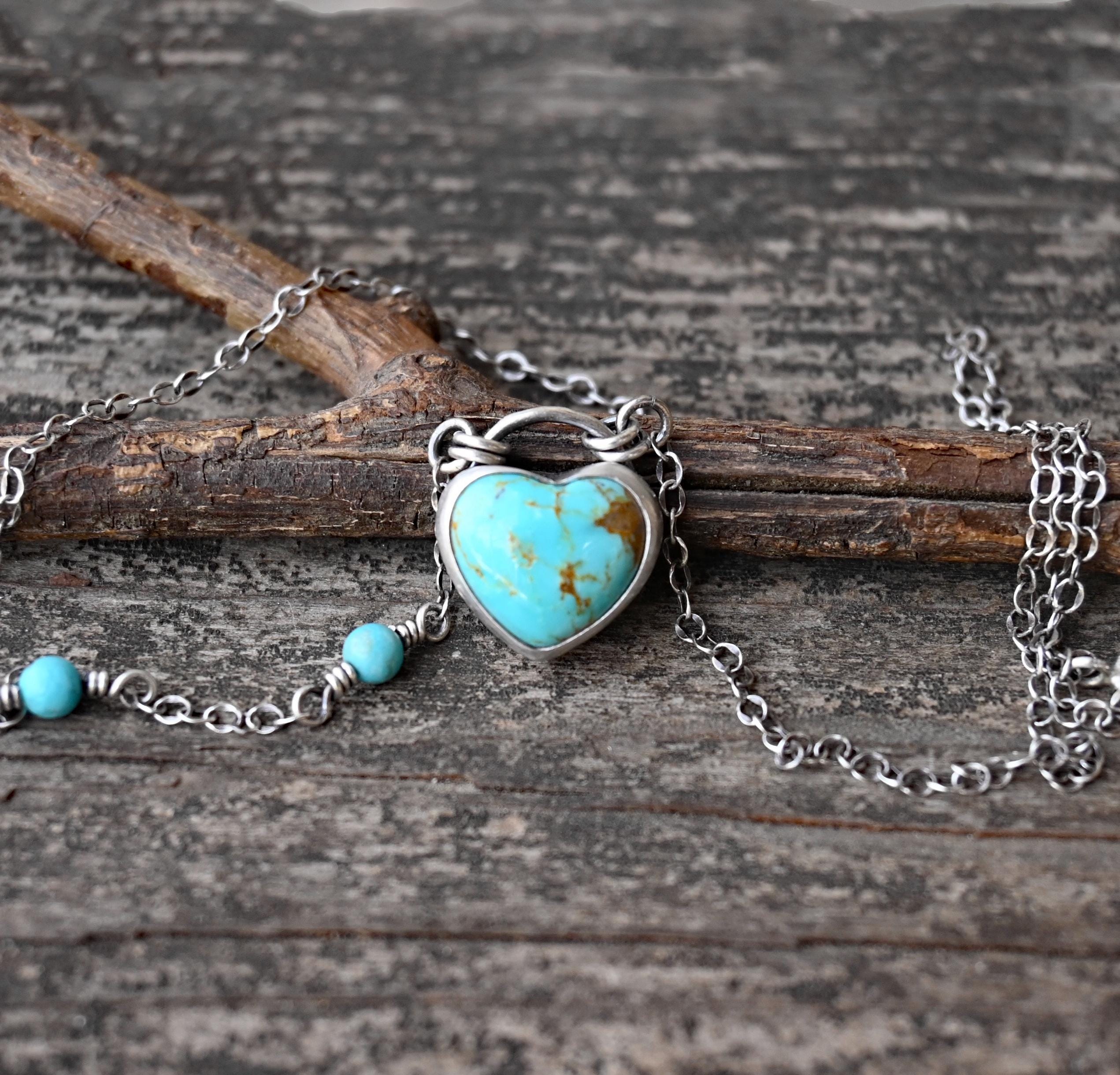 Collier coeur Kingman turquoise : chaîne forçat perlée en argent sterling