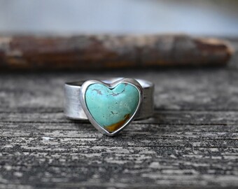 Green Kingman turquoise heart sterling silver ring  / YOUR SIZE / gift for her / jewelry sale / rustic turquoise ring  / wide band ring