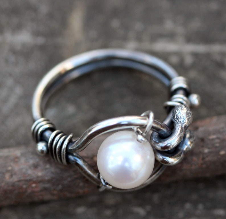 Pearl ring / sterling silver ring / gift for her / white pearl ring / freshwater pearl ring / kinetic ring / boho pearl ring / jewelry sale image 2