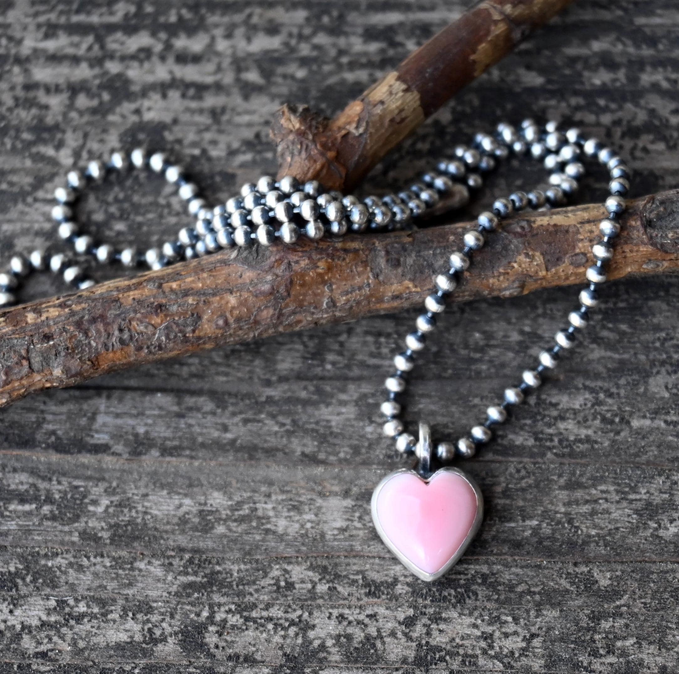 Roze schelphartketting: sterlingzilveren kogelketting