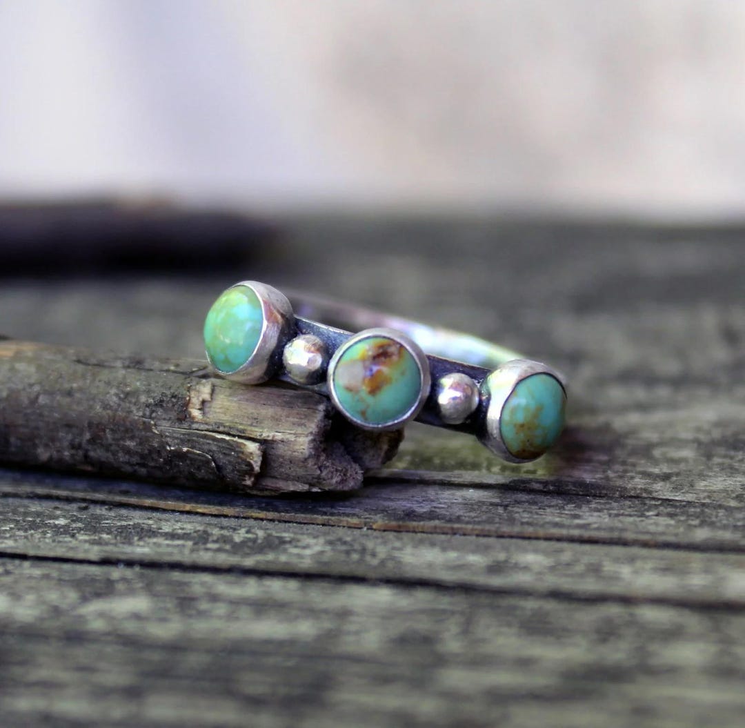 Green Kingman Turquoise Sterling Silver Ring: Three Stone Pebble Design ...