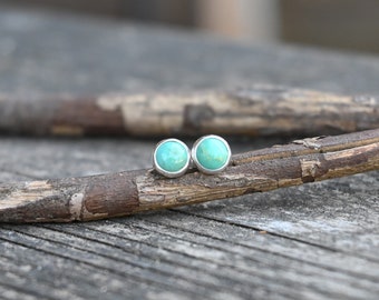 Green blue Kingman turquoise earrings / 5mm turquoise studs / sterling silver earrings / silver stud earrings / gift for her / jewelry sale