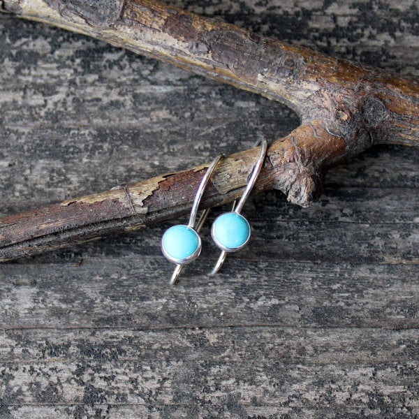 Petites et simples boucles d'oreilles pendantes turquoise Kingman bleues / pendantes en argent sterling / cadeau pour elle / vente de bijoux / boucles d'oreilles turquoises américaines