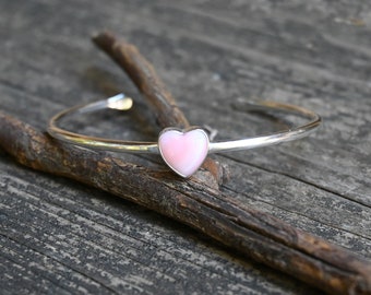 Pink queen conch shell sterling silver heart cuff bracelet  / gift for her / jewelry sale / pink stone cuff / pink heart bracelet