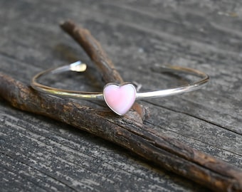 Pink queen conch shell sterling silver heart cuff bracelet  / gift for her / jewelry sale / pink stone cuff / pink heart bracelet