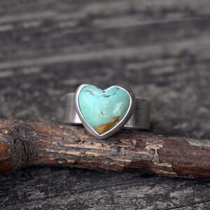 Green Kingman turquoise heart sterling silver ring / YOUR SIZE / gift for her / jewelry sale / rustic turquoise ring / wide band ring image 4