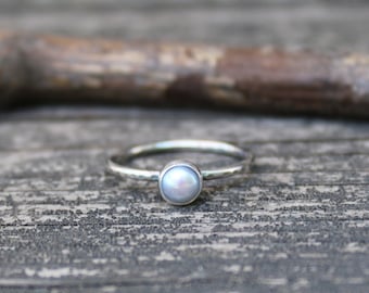 Kleine Perle Ring / Sterling Silber Ring / Geschenk für Sie / Brautjungfern Geschenk / Süßwasser Perle / weiße Perle Ring / zierlicher Ring / Schmuck Verkauf