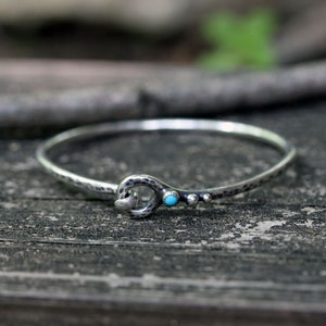 Kingman Türkis Sterling Silber Armreif: Gehämmertes Haken-Armband