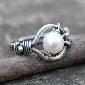 Pearl ring / sterling silver ring / gift for her / white pearl ring / freshwater pearl ring / kinetic ring / boho pearl ring / jewelry sale image 1
