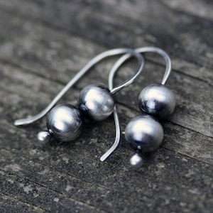 Navajo pearl earrings / sterling silver bead earrings / gift for her / silver dangles / boho earrings / short dangle earrings / jewelry sale image 4