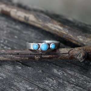 Three stone blue Kingman turquoise sterling silver ring / dainty sterling silver ring / turquoise band / gift for her / jewelry sale