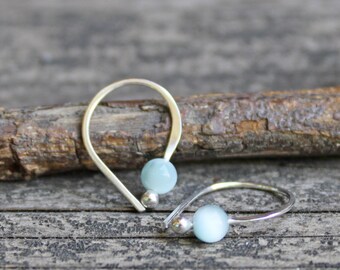 Orecchini a cerchio Huggie con pietra di luna in argento sterling, piccoli cerchi aperti con pietra di luna, passanti, mezzi cerchi, cerchi a forma di C - Italia