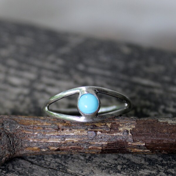 Blue Kingman turquoise sterling silver ring / SIZE 8.75 / American turquoise ring / dainty turquoise ring / gift for her / jewelry sale