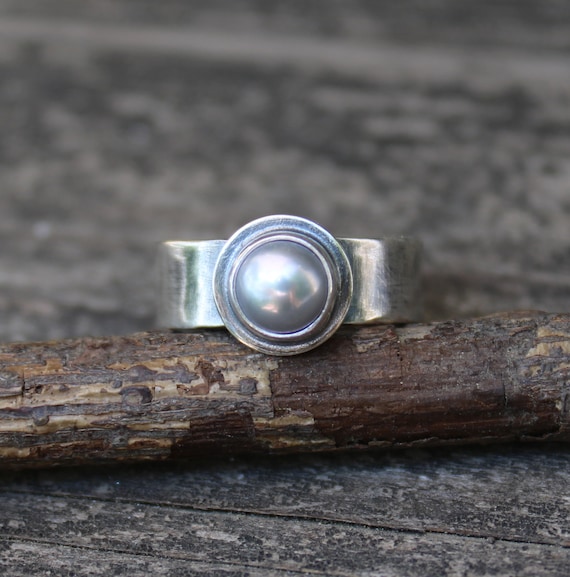 Gray pearl best sale ring