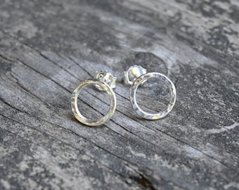 Small hammered sterling silver circle stud earrings / gift for her / jewelry sale / simple earrings / dainty earrings / girls stud earrings