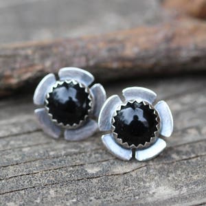 Black onyx earrings / sterling silver earrings / flower earrings / gift for her / jewelry sale / large earrings / floral jewelry