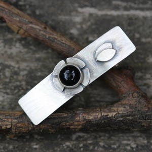 Petite barrette en forme de fleur d&#39;onyx noir : barrette en argent sterling