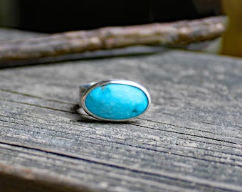 Blue Kingman turquoise sterling silver ring / American turquoise ring / large turquoise ring / gift for her / jewelry sale / wide band
