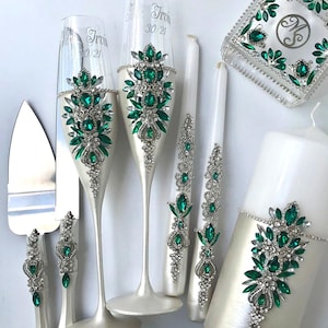Engraved Champagne Flutes & Cake Cutting Set: Emerald Green Wedding