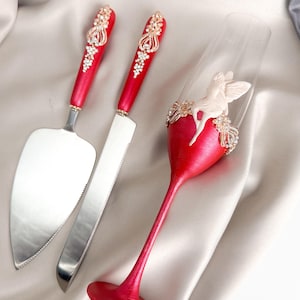 Red Quinceañera Champagne Glass Red Cake Server Set Red Quinceañera Toast Flute with Gold Jewelry Sweet 15 Champagne Flute with a Butterfly