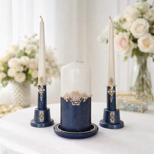 Juego de velas de boda azul marino con joyas doradas