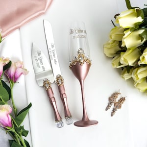Ensemble Quinceañera en or rose : flûte à champagne et pelle à gâteaux