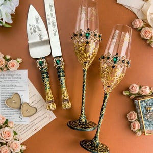 Bicchieri da champagne per matrimonio color smeraldo e oro con set per taglio torta, regalo personalizzato
