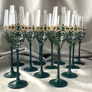 Emerald Quinceañera Champagne Glasses Quinceañera Celebration Set - Champagne Glasses & Cake Cutting Set Green Gold Quinceañera Toast Glass