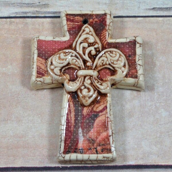 Vintage Chic Cross Pendant 1112-15
