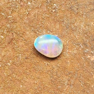 Lightning Ridge Crystal, Solid Australian Opal, Great Little Ringstone, JLR 768