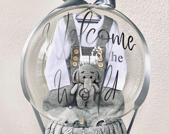 Personalized Baby Gift – Welcome to the World Handmade Bubble Balloon with Knitted Outfit and Blanket, Baby Shower Gift/Decor