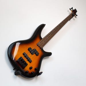 Electric Guitar/Bass Wall Mount Bracket - Showcase Your Guitar as Wall Art