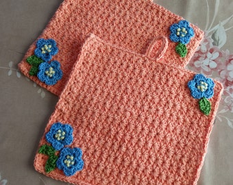 Manique florale au crochet fait main