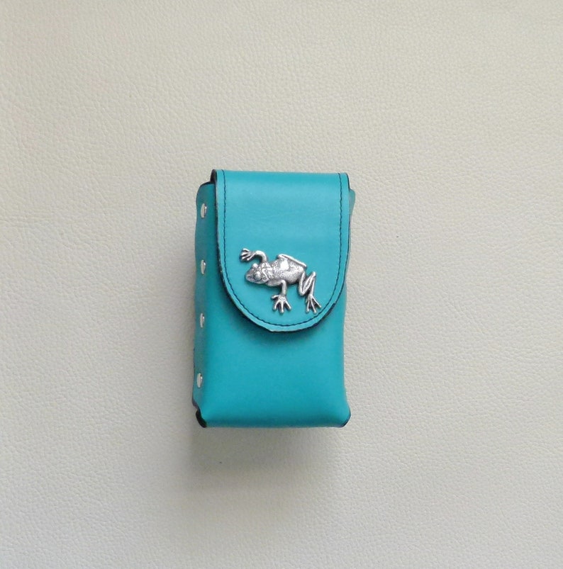 Turquoise Leather Cigarette Case with Tree Frog Decoration image 2