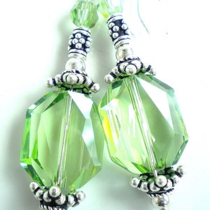 Peridot Crystal Pendant Earrings imagen 3