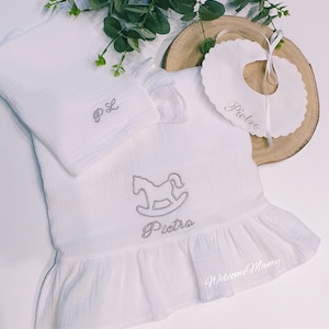 Birth set consisting of sheet, pillowcase and bib in delicate shades of white, birth layette, cotton sheet, cot sheets