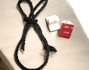 VW Grand Californian - Fijación de la trampilla sanitaria/trampilla del inodoro