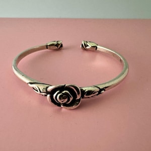 Rose buds Floral textured 925 Sterling silver adjustable bracelet,textured cuff bangle,rose flower bangle bracelet,unique vintage,gift