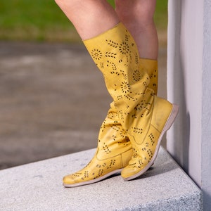 Extravagante leren zomerlaarzen, elegante stedelijke gotische cowgirl-schoenen, geperforeerde zomerlaarzen voor dames, handgemaakte gladiatorleren laarzen
