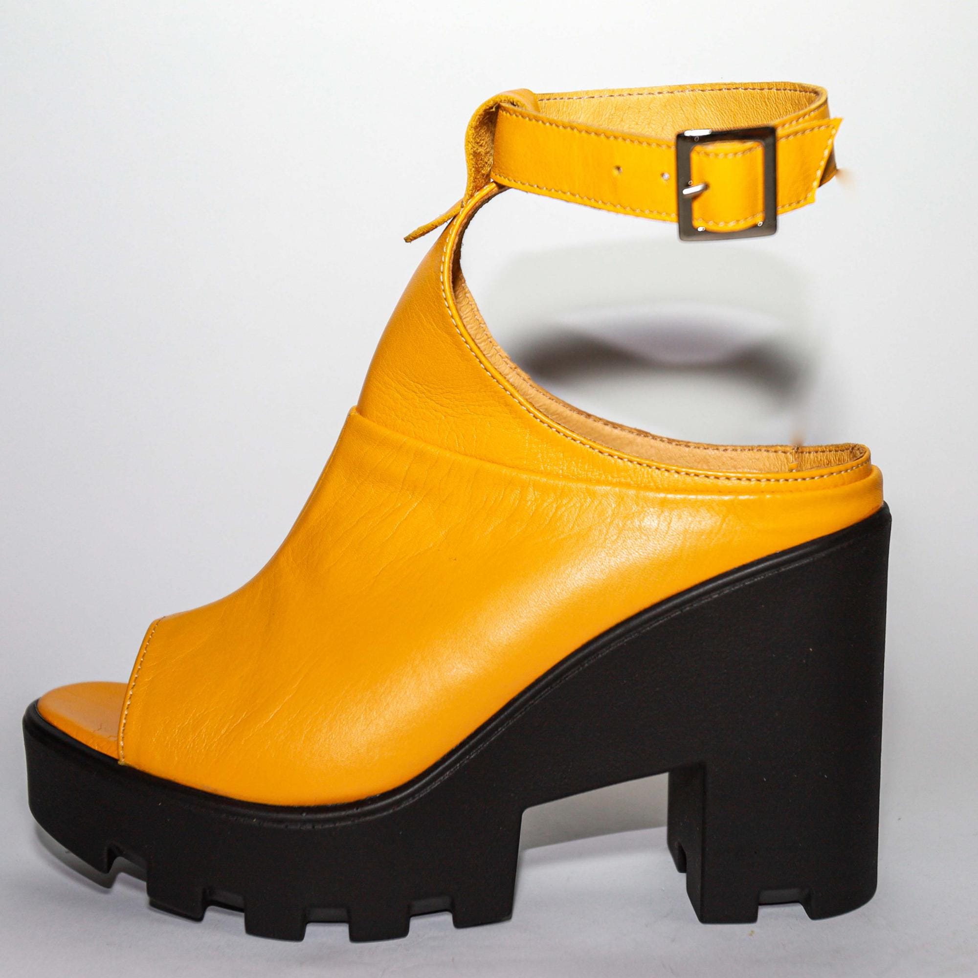 靴 YELLOW GILL PLATFORM SANDALS Yellow Leather Platform Clog Sandals: Grunge Punk Shoes - Etsy