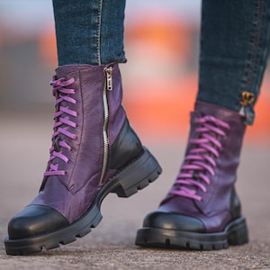 Paarse lederen laarzen, extravagante leren winterlaarzen, elegante echt leren enkellaarzen dames, grunge punk winterschoenen