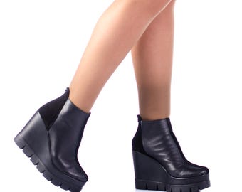 Black Leather Platform Ankle Boots: Winter Grunge Shoes