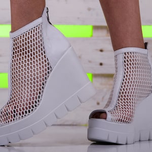 Hoge sandalen met plateauzool, witte doorschijnende enkellaarzen van kantleer voor dames, sandaallaarzen lente/zomer