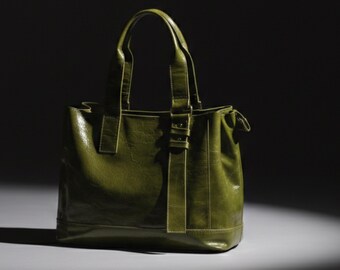 Handmade Green Leather Tote Bag: Women's Everyday Shoulder Bag