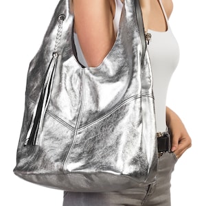 Leder Hobo Tasche mit Quaste in Silber Farbe, Slouchy Ledertasche, Umhängetasche mit großer Kapazität, Oversize Hobo Tasche