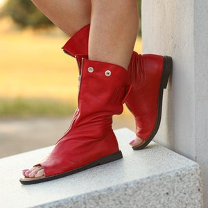 Rode gladiatorsandalen voor dames, leren zomerlaarzen voor dames, leren laarzen, handgemaakte gotische sandalen, extravagante leren zomerlaarzen